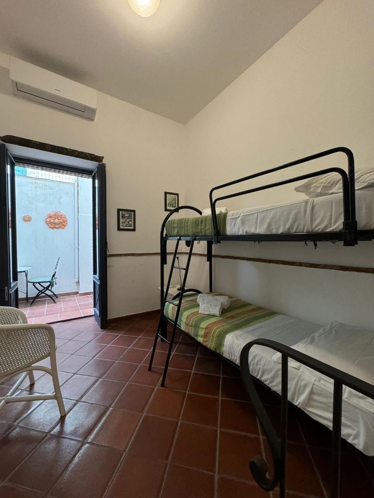 Casa Ivi In Taormina City Center Eksteriør billede